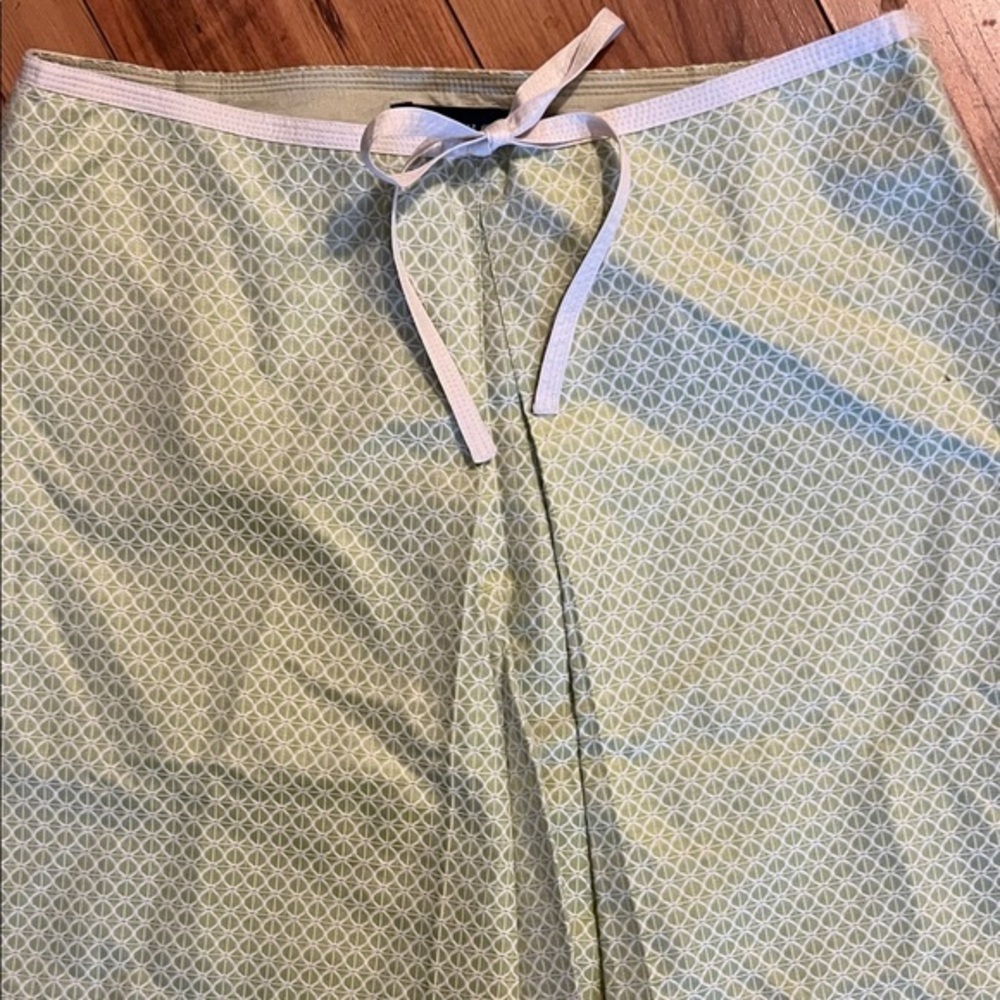 Vintage Ann Taylor Green  White Patterned Midi Skirt::Grosgrain Ribbon Bow Lined